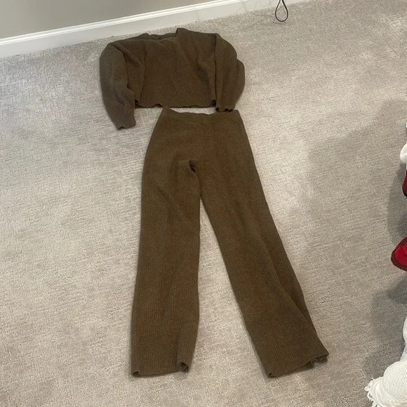 White fox boutique set Need Attention Pants Dark Chocolate - Picture 6 of 9